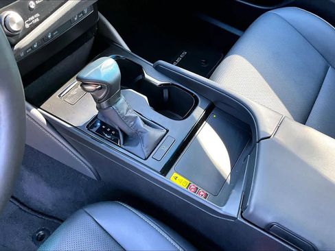 Used 2024 Lexus ES 350 w/ Premium Package image 16