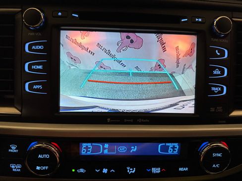 Used 2019 Toyota Highlander XLE image 35