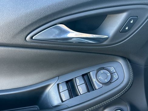 Used 2023 Buick Encore GX Select w/ Sport Touring Package image 11