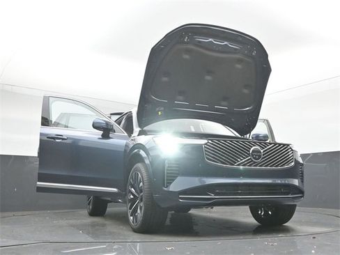 New 2026 Volvo XC90 B6 Plus w/ Protection Package Premier image 56