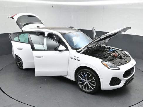 Used 2023 Maserati Grecale Modena AWD/4WD image 51