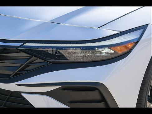 New 2026 Hyundai Elantra SEL FWD image 13