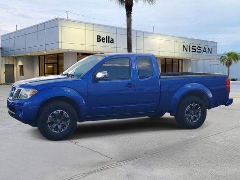 Used 2014 Nissan Frontier Desert Runner RWD image 2