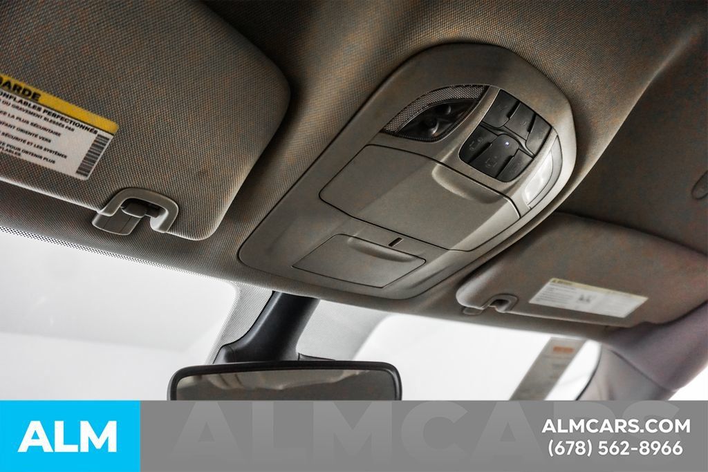 Used 2023 Chrysler Voyager LX FWD image 45