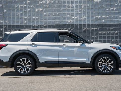 Used 2026 Ford Explorer ST-Line AWD/4WD image 4