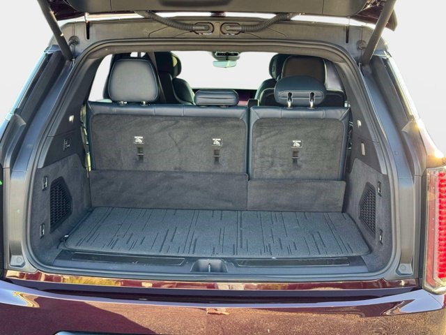 Certified 2025 Cadillac Escalade IQ Luxury 2 w/ LPO, Premium Carpet Package AWD/4WD image 18