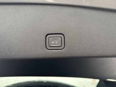 Used 2024 Cadillac XT6 Sport image 18