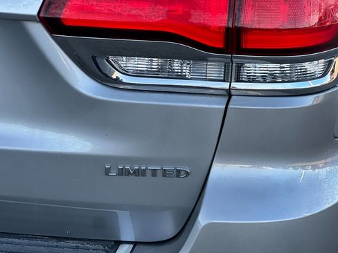 Used 2021 Jeep Grand Cherokee Limited w/ Luxury Group II image 28