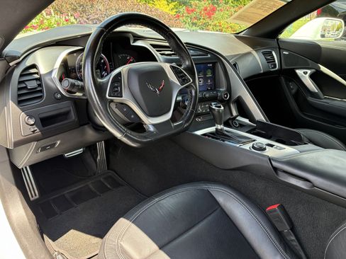 Used 2019 Chevrolet Corvette Stingray Coupe w/ 1LT RWD image 16