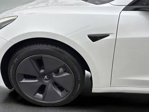Used 2023 Tesla Model 3 Standard Range image 33