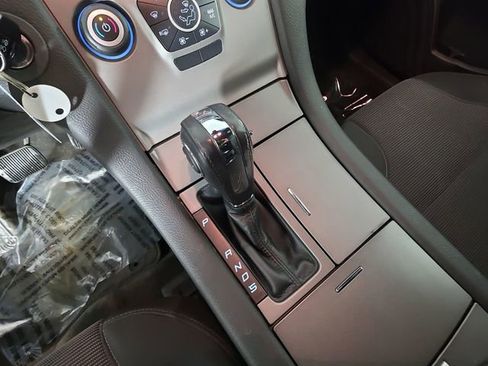 Used 2017 Ford Taurus SEL image 30