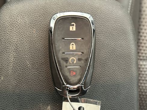 Used 2024 Chevrolet Trax LT w/ LT Convenience Package FWD image 10