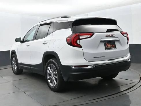 Used 2023 GMC Terrain SLT FWD image 9