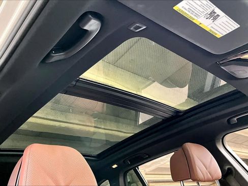 Used 2025 BMW X5 sDrive40i w/ Executive Package image 14