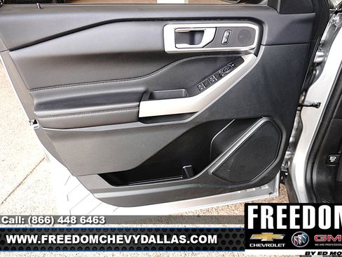 Used 2023 Ford Explorer XLT AWD/4WD image 33