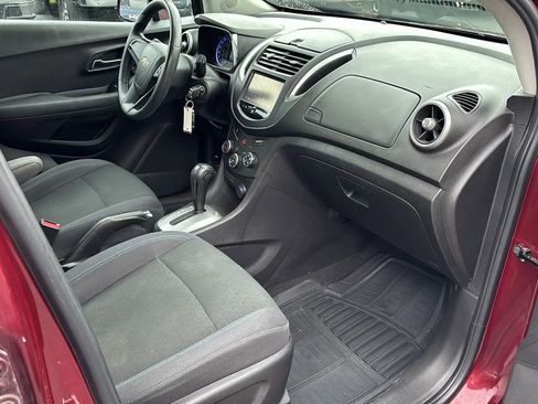 Used 2016 Chevrolet Trax LS AWD/4WD image 16