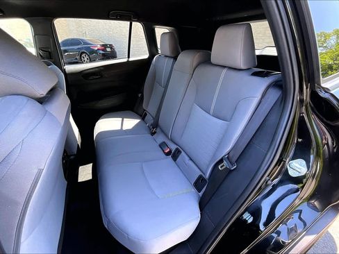 Used 2026 Toyota Corolla Cross SE image 20