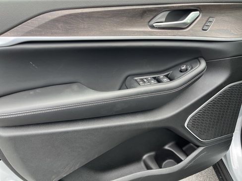 New 2025 Jeep Grand Cherokee L Limited w/ Black Appearance Package image 27