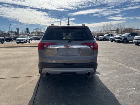 Certified 2019 GMC Acadia SLT image 6