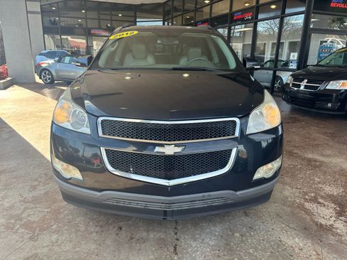 Used 2012 Chevrolet Traverse LT image 2