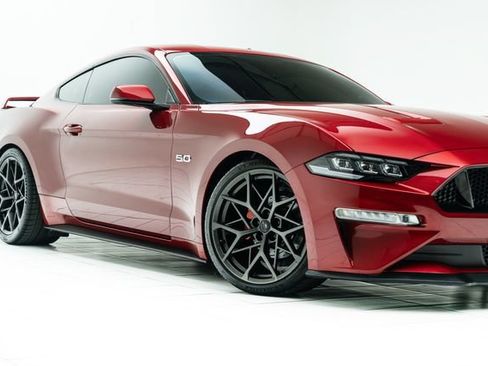 Used 2020 Ford Mustang GT Premium w/ GT Performance Package RWD image 3