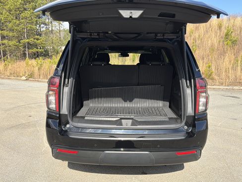 Used 2023 Chevrolet Tahoe Z71 w/ Luxury Package image 19