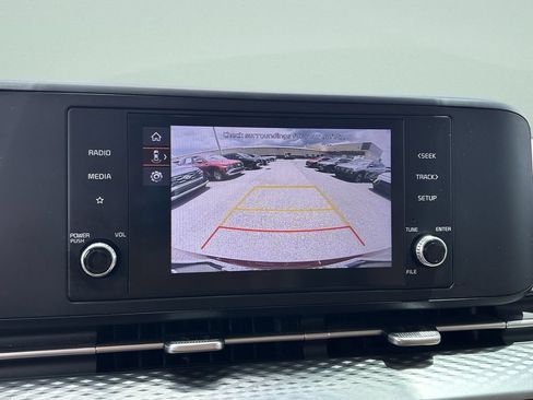 Used 2024 Kia Carnival LX FWD image 26