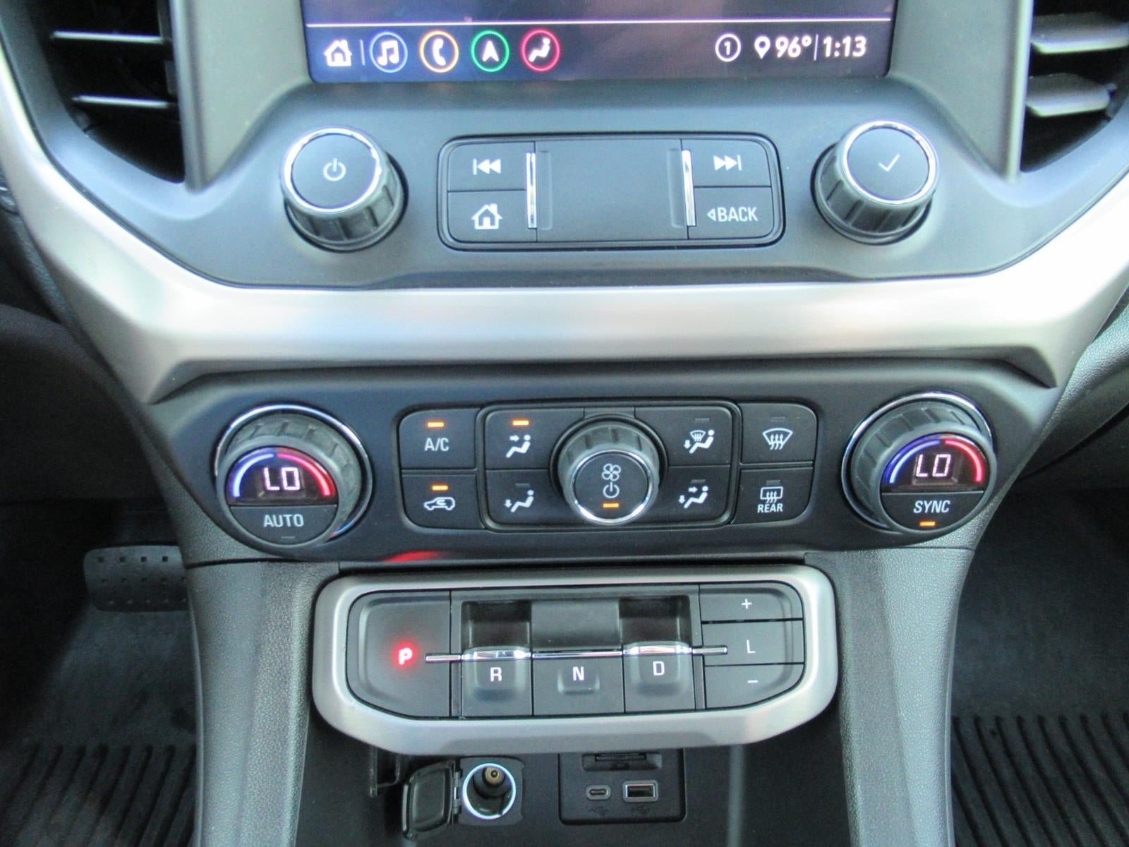 Used 2020 GMC Acadia Denali w/ Technology Package FWD image 29