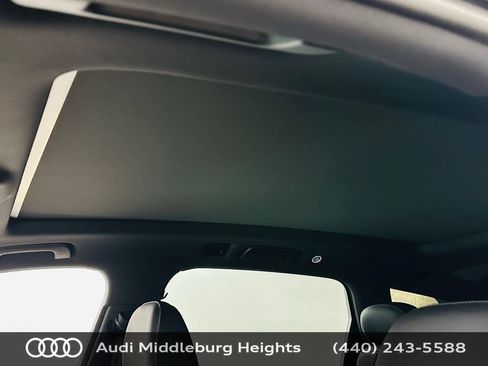 Certified 2025 Audi Q7 2.0T Premium w/ Convenience Plus Package AWD/4WD image 25