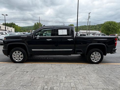 Used 2024 Chevrolet Silverado 2500 High Country w/ High Country Premium Package AWD/4WD image 5