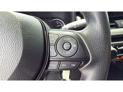 Used 2025 Toyota RAV4 LE AWD/4WD image 26