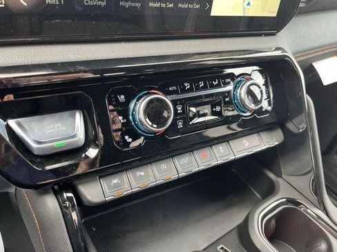 New 2026 GMC Sierra 1500 AT4 w/ AT4 Premium Package AWD/4WD image 18