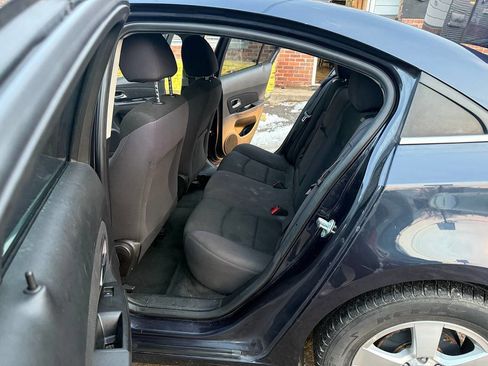 Used 2014 Chevrolet Cruze LT image 12