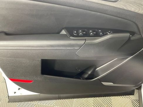 Used 2025 Kia Sportage X-Line w/ Premium Package image 12