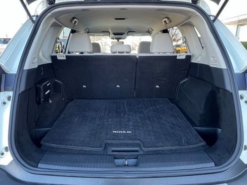 Used 2021 Nissan Rogue SV image 26