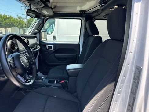 Used 2022 Jeep Wrangler Unlimited Sport AWD/4WD image 9