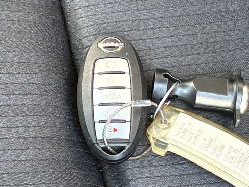 Used 2025 Nissan Altima 2.5 SV image 24