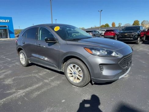 Used 2021 Ford Escape SE image 2