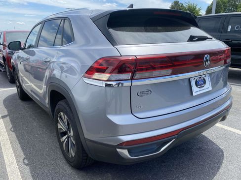Used 2024 Volkswagen Atlas Cross Sport SE FWD image 3
