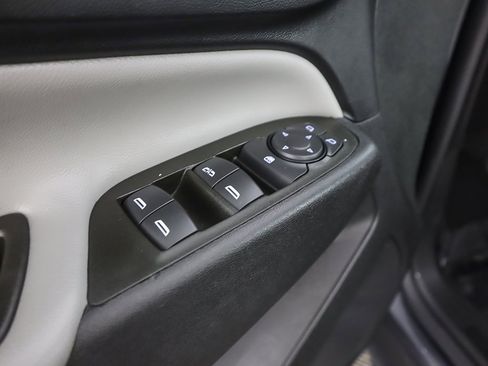 Used 2023 Chevrolet Equinox LT image 33