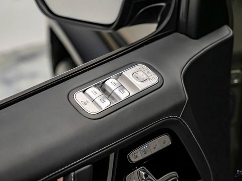 Used 2025 Mercedes-Benz G 63 AMG 4MATIC image 96