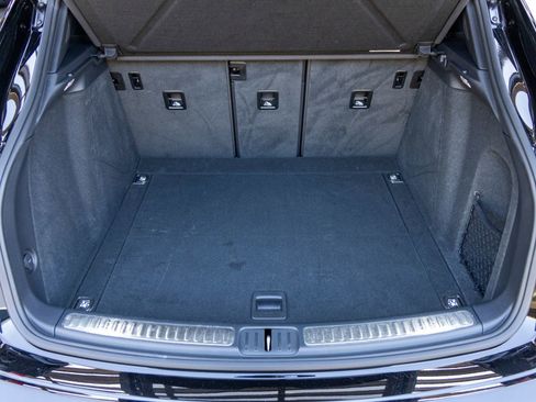 Certified 2025 Porsche Macan image 47