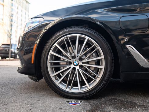 Used 2018 BMW 530e w/ Premium Package 2 RWD image 10