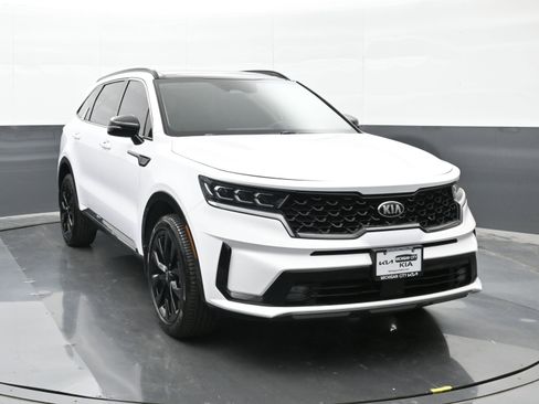 Used 2021 Kia Sorento SX image 2