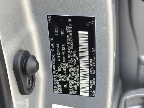 Used 2022 Toyota Highlander XLE AWD/4WD image 35