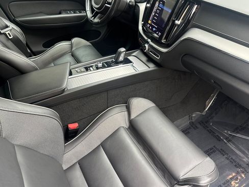 Used 2021 Volvo XC60 T8 R-Design w/ Advanced Package image 17