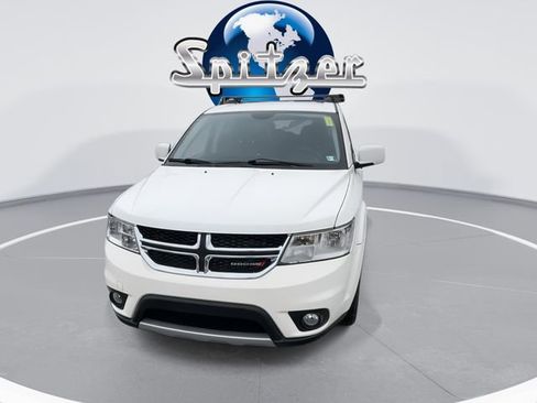 Used 2018 Dodge Journey SXT w/ Premium Group image 3
