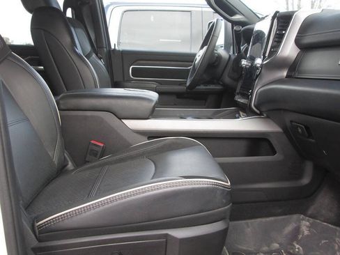 Used 2025 RAM 2500 Laramie AWD/4WD image 13
