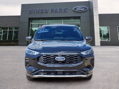 Used 2023 Ford Escape ST-Line w/ Tech Pack #1 AWD/4WD image 2