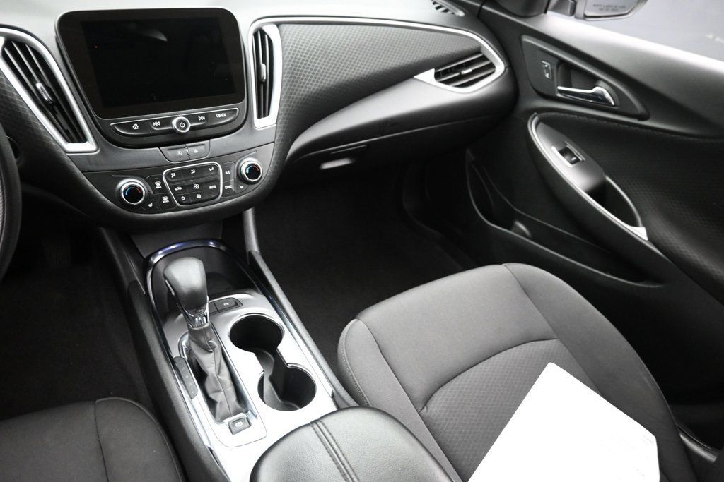 Used 2024 Chevrolet Malibu LT FWD image 15